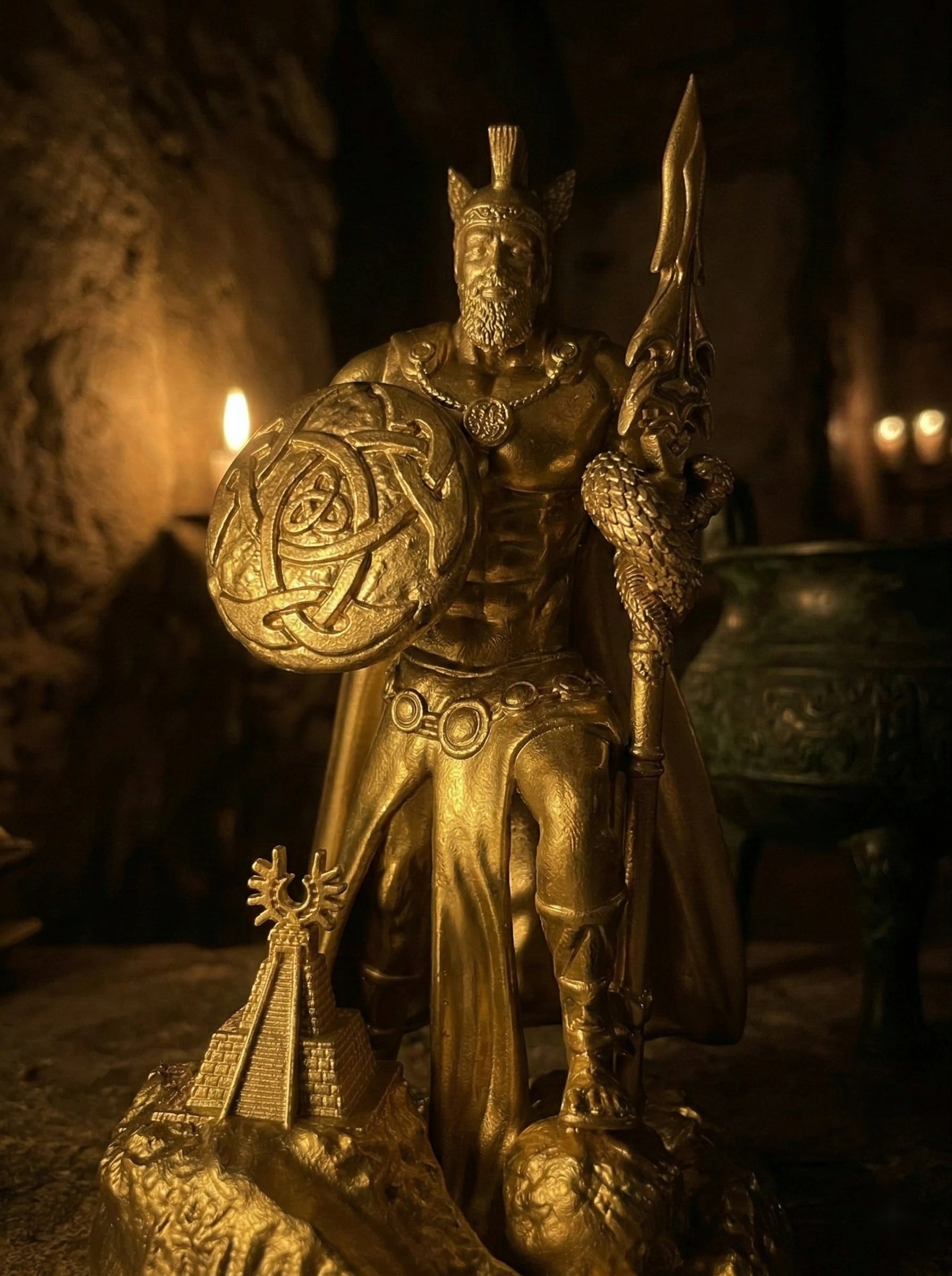 Lugh - Keltischer Gott - Handbemalte antike Goldstatue - Altardekoration